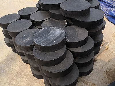西华县板式橡胶支座由若干层橡胶片与薄钢板经加压硫化